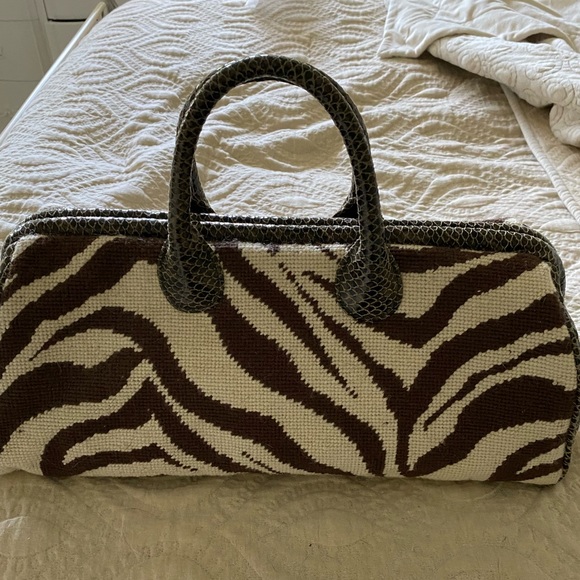 CLEVER CARRIAGE SATCHEL - Picture 1 of 7